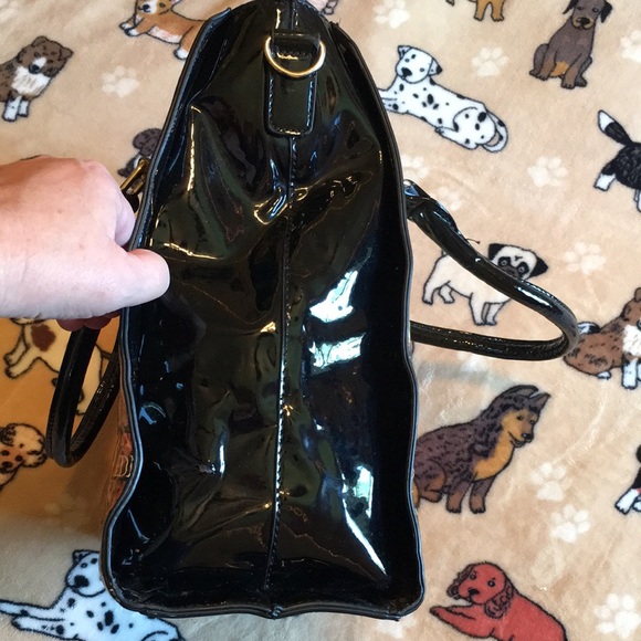 Amazing, unique vintage patent handbag/tote ๐ from the 1980โs! - Picture 10 of 16
